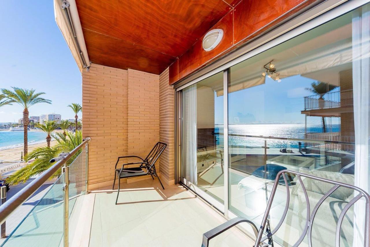 Шикарная квартира на первой линии -Luxury apartment on the first line sea Торевиеха Екстериор снимка