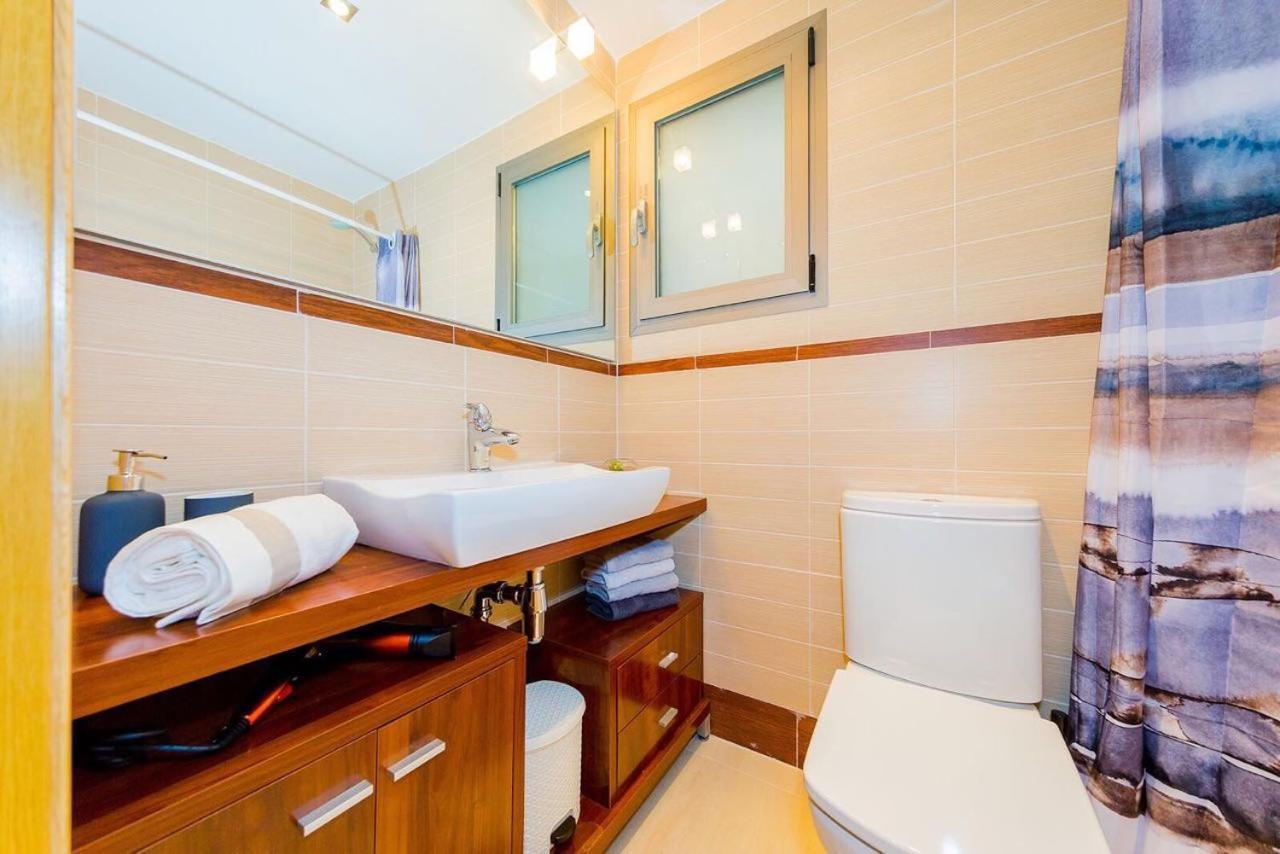 Шикарная квартира на первой линии -Luxury apartment on the first line sea Торевиеха Екстериор снимка