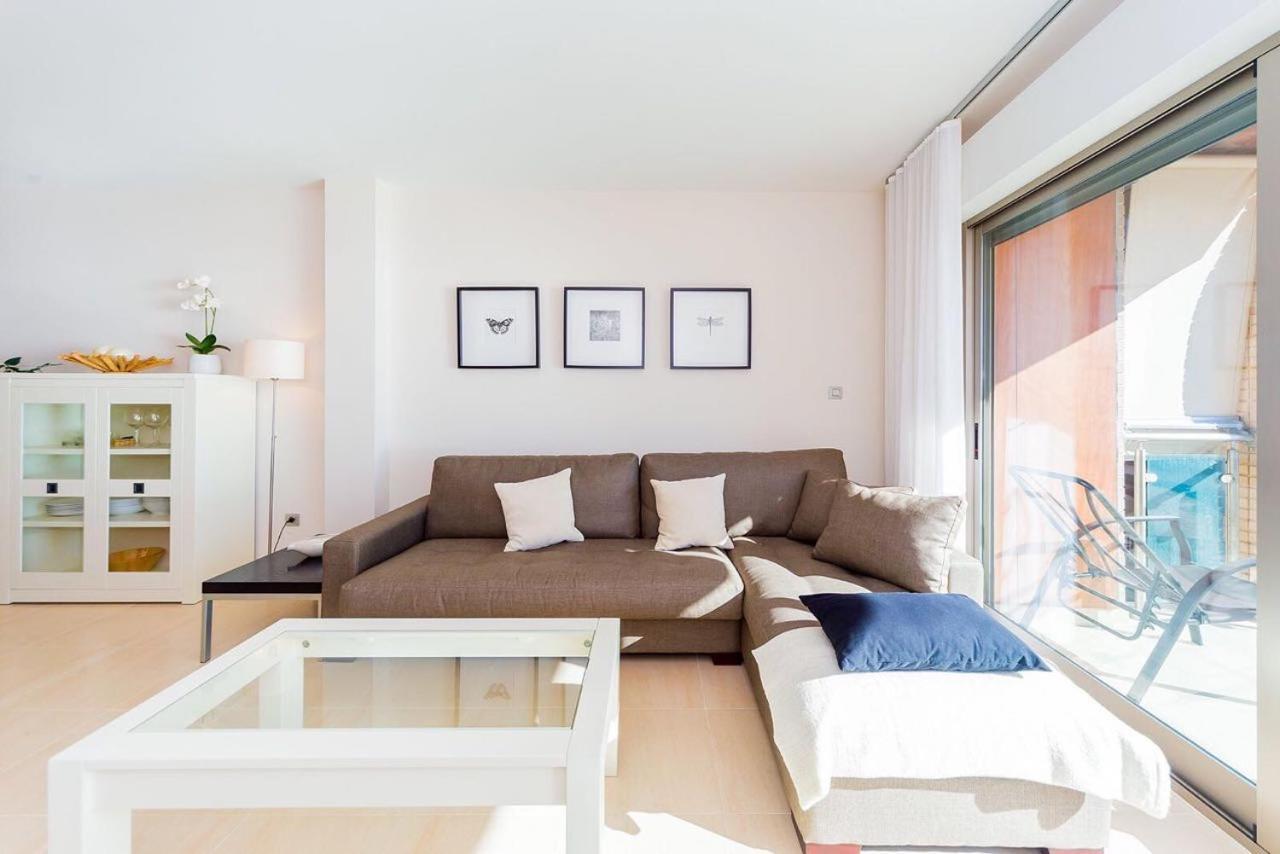Шикарная квартира на первой линии -Luxury apartment on the first line sea Торевиеха Екстериор снимка