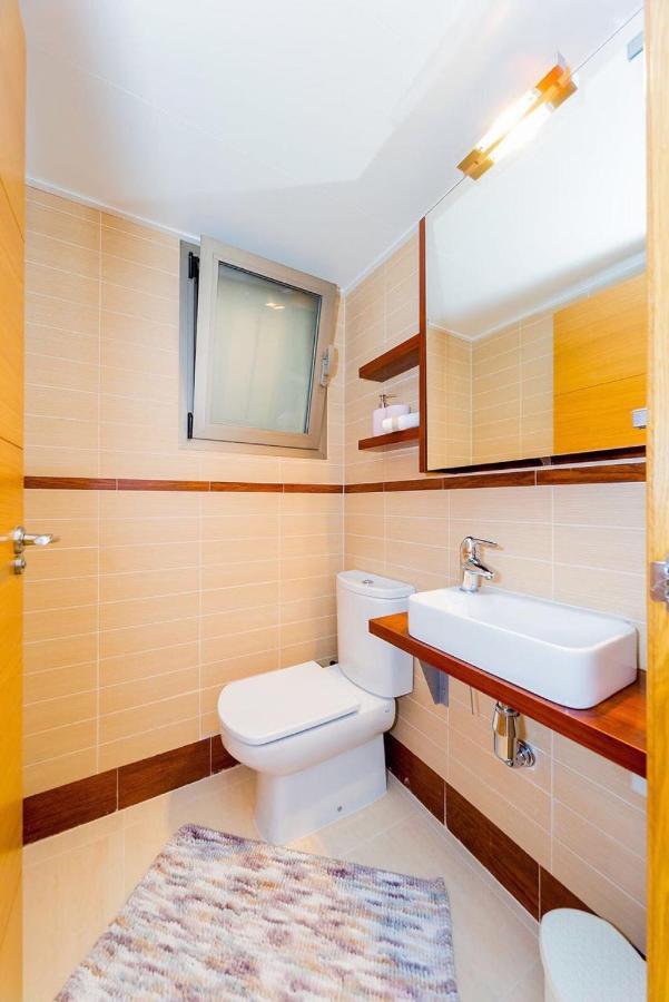 Шикарная квартира на первой линии -Luxury apartment on the first line sea Торевиеха Екстериор снимка