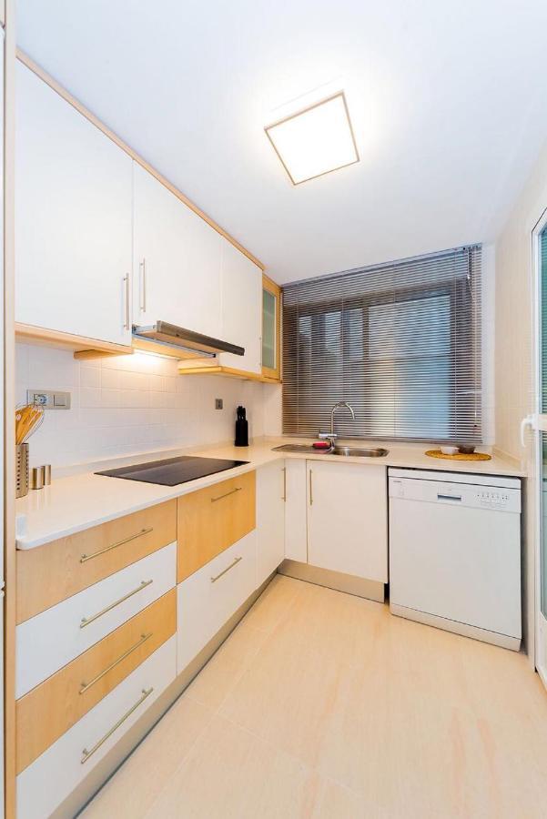 Шикарная квартира на первой линии -Luxury apartment on the first line sea Торевиеха Екстериор снимка
